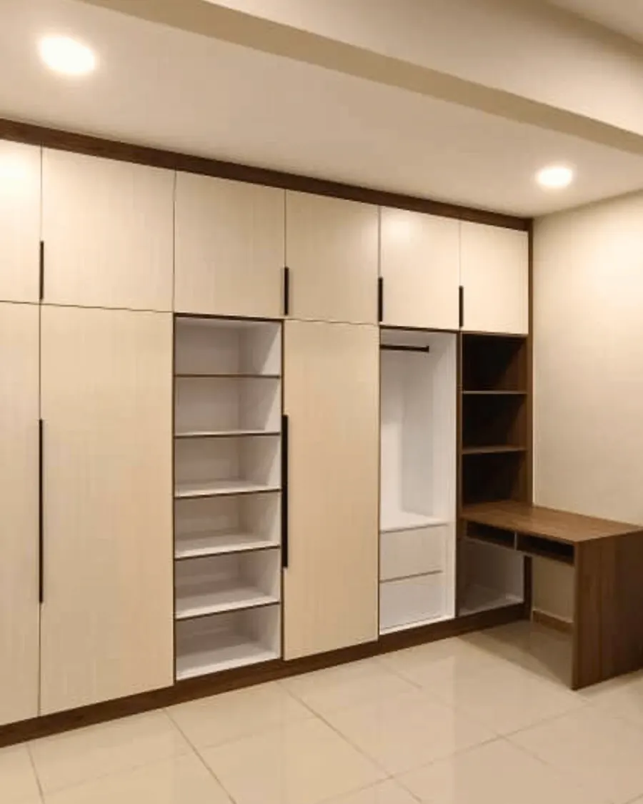 Wardrobe penuh